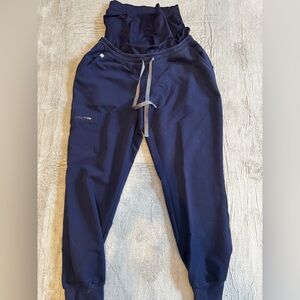 Figs maternity jogger scrubs